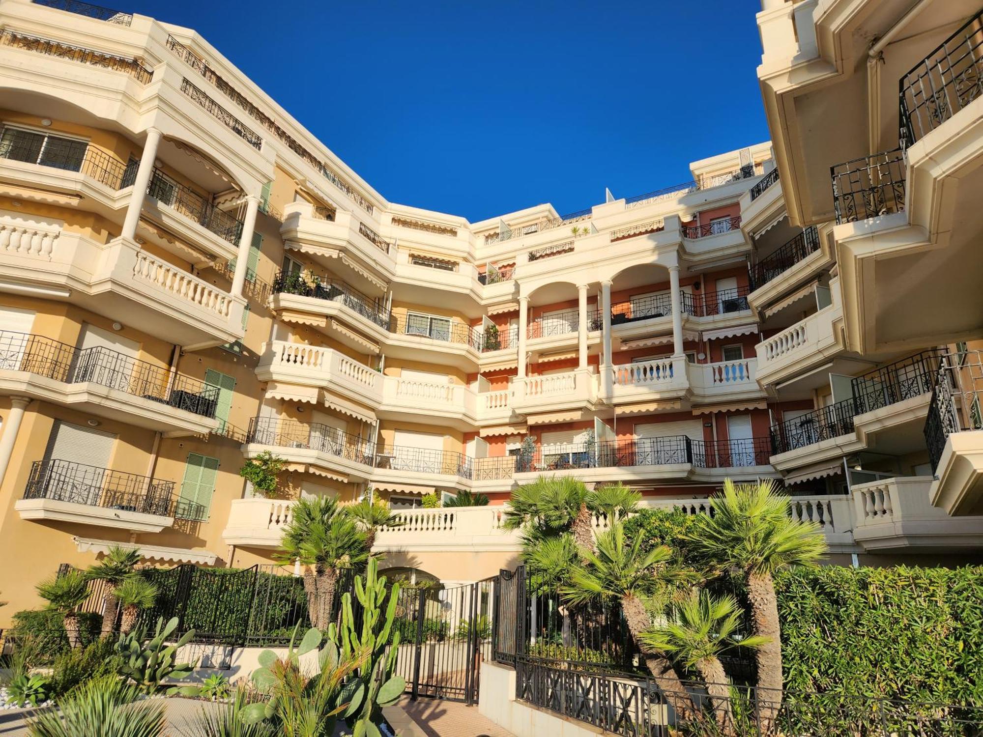 Exclusive Panoramic Sea View In Victoria Beach Menton Exteriör bild