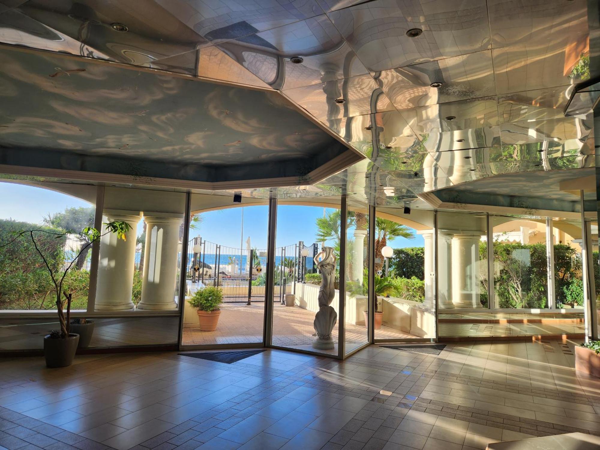 Exclusive Panoramic Sea View In Victoria Beach Menton Exteriör bild